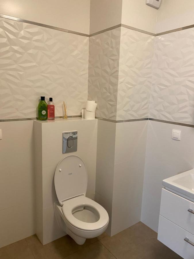 גורז'וב ווילקופולסקי Modern Apartments & Free Parking מראה חיצוני תמונה
